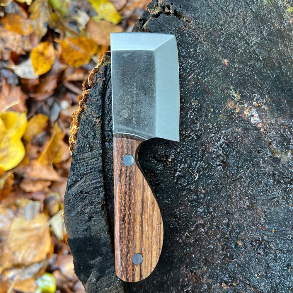 
                  
                    Handmade Foraging Knife #5 // 100% Colombian Heirloom Ceremonial Raw Cacao, Medicinal mushroom extracts, plant based protein powder, high quality loose leaf tea, ceremonial grade matcha, cacao and superfoods. Foraging knife, mushroom foraging, bushcraft
                  
                